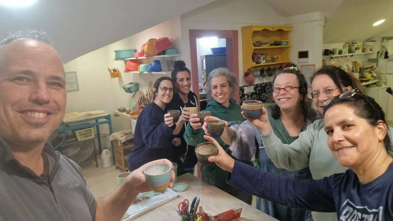 רגע מסדנה בסטודיו של קיפודים